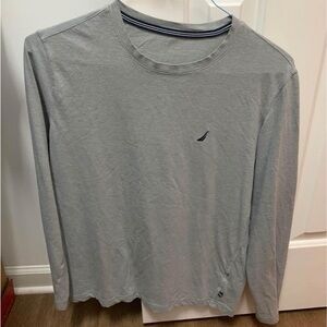 Nautica gray long-sleeve men’s medium T-shirt